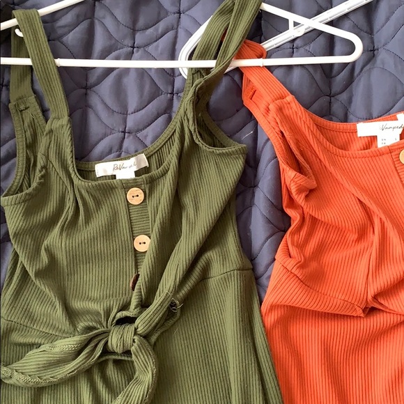 Dresses - Picture 4 of 4